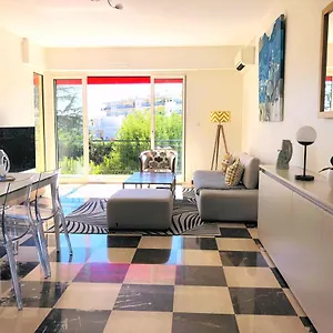 Apartment Beautiful T3 Terrasse, Nizza